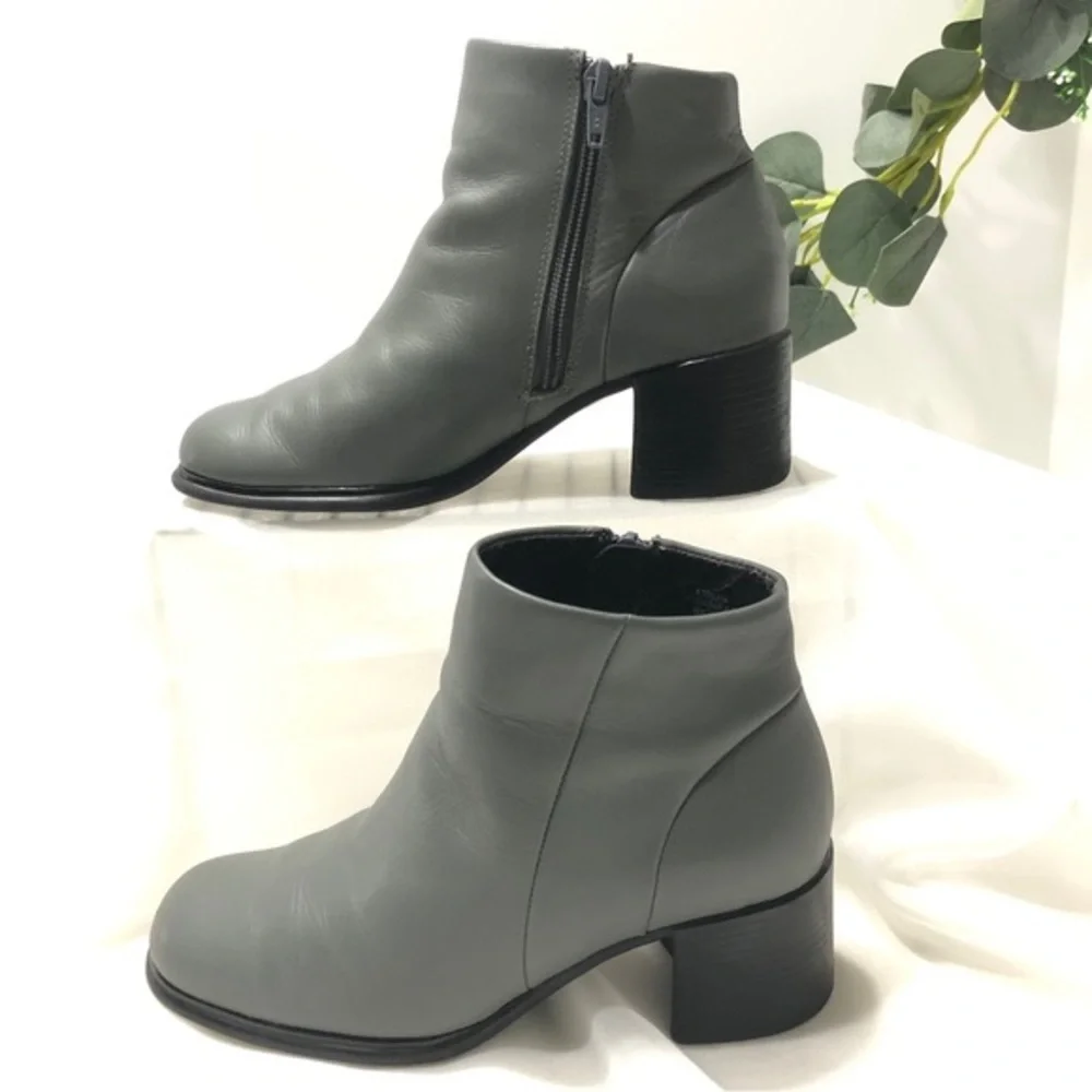 White Mountain Shoe Women 6 Ankle Boot Fairchild Gray Sq Toe Chunk Heel Leather - Picture 1 of 13